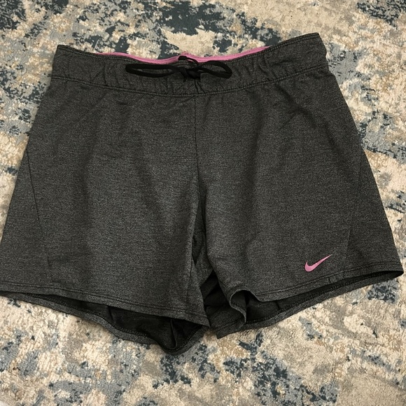 nike shorts - Picture 2 of 4